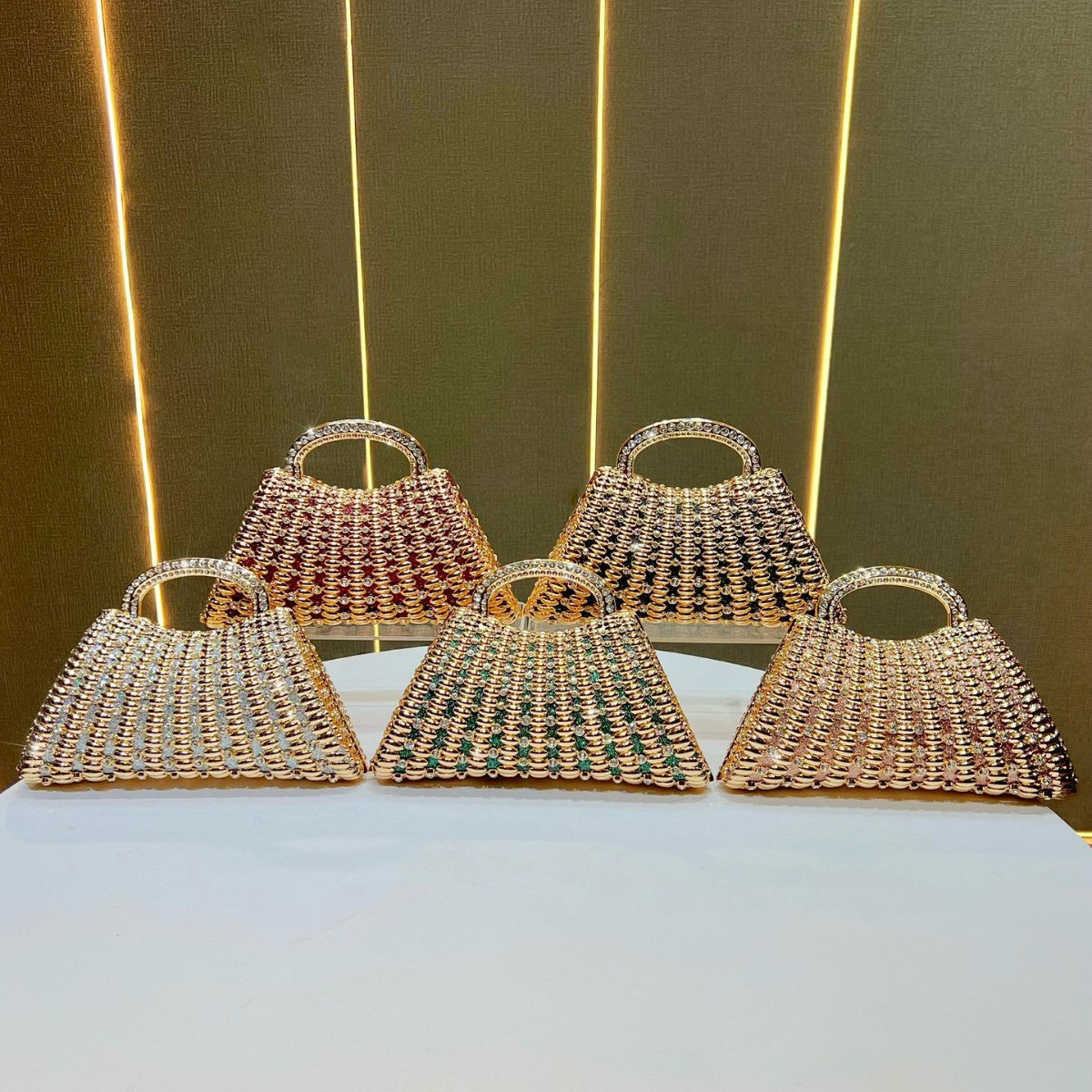 Exquisite Rhinestone-Embellished Evening Clutch for Women, A Light Luxury Crystal-Studded Top-Handle Handbag with Removable Crossbody Strap, Perfect for Banquets Weddings & Formal Events