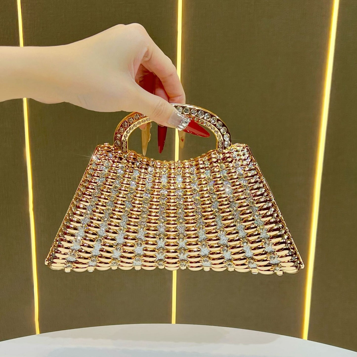 Exquisite Rhinestone-Embellished Evening Clutch for Women, A Light Luxury Crystal-Studded Top-Handle Handbag with Removable Crossbody Strap, Perfect for Banquets Weddings & Formal Events