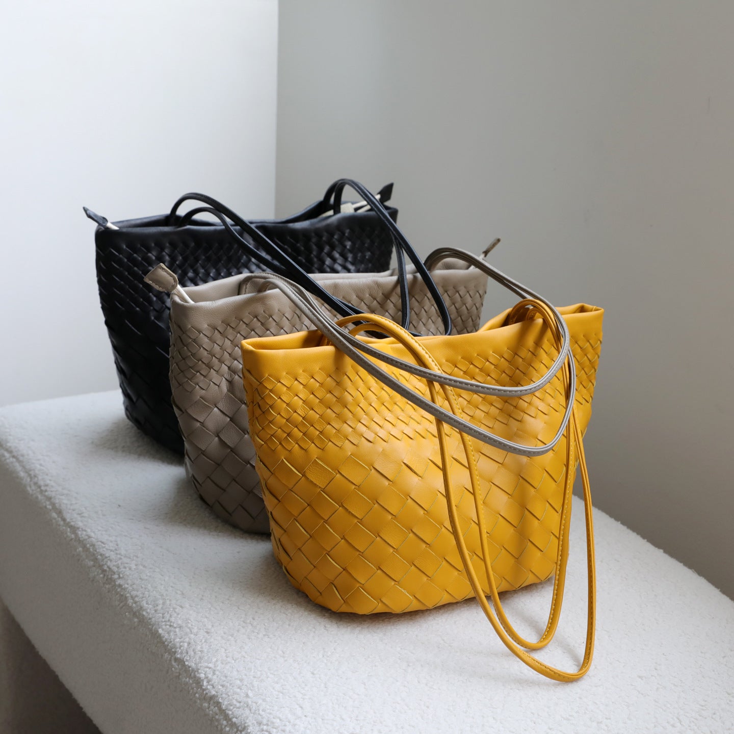 Sheepskin Woven Bucket Underarm Bag for Women Niche Slouchy Commuter Shoulder Handbag, Versatile Genuine Leather Purse with Soft Artisan Texture