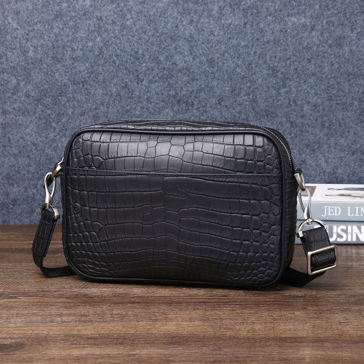 New Arrival Matte Croc-Effect Shoulder Bag for Men, A Fashionable Outdoor Casual Crossbody Backpack with Matte Finish & Trendy Design