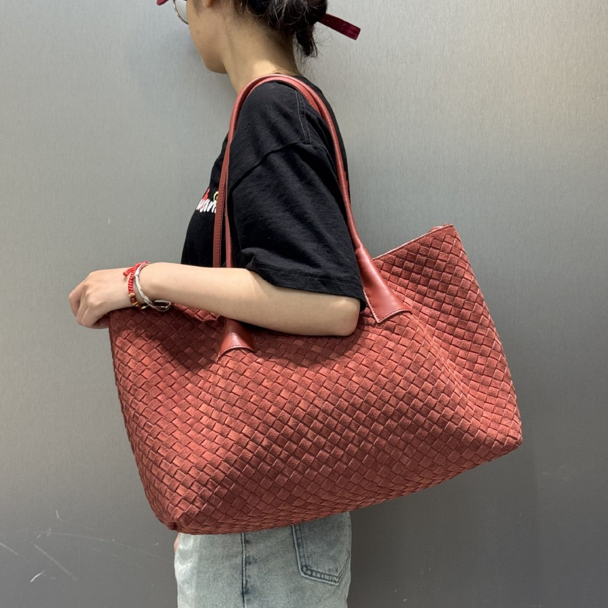 First layer cowhide matte woven tote bag, portable messenger, one shoulder, underarm bag, large capacity mommy bag, women's