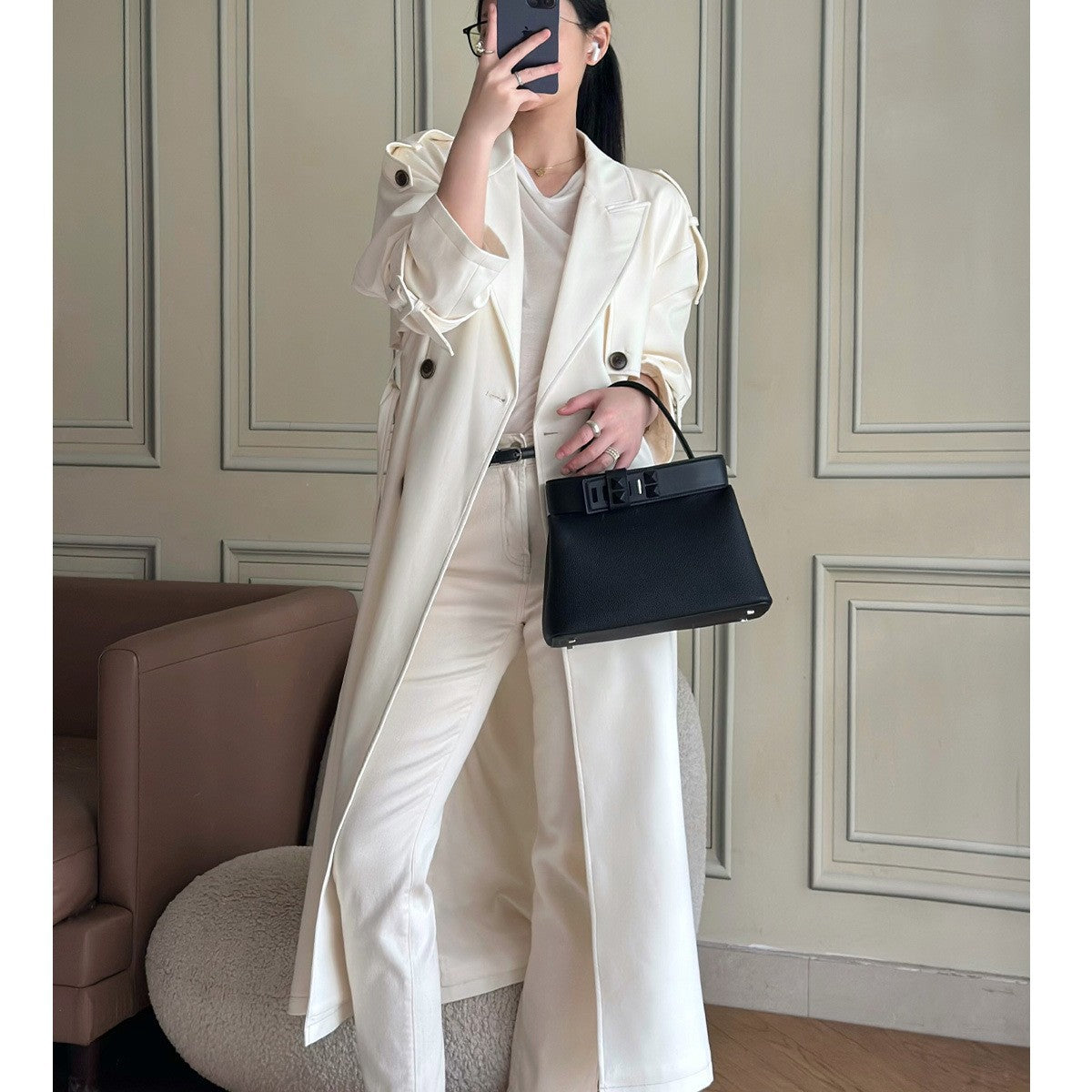 New Fall/Winter Premium Top-Handle Handbag for Women, Versatile Shoulder Crossbody Tote with Studded Turn-Lock Closure & Sophisticated Design, Perfect Commuter Bag for Everyday Elegance