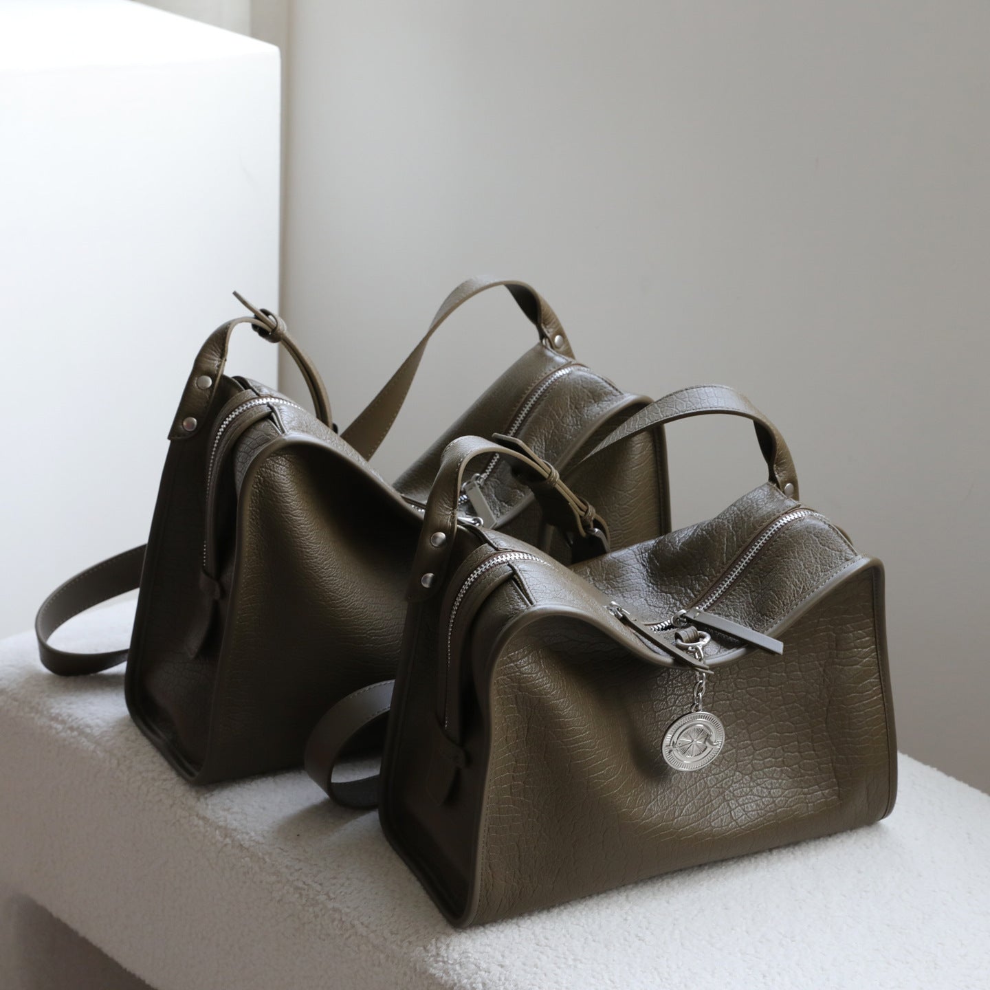 Soft Top Layer Cowhide Tote Bag for Women Large Capacity Commuter Shoulder Handbag, Premium Genuine Leather Purse with Luxurious Feel