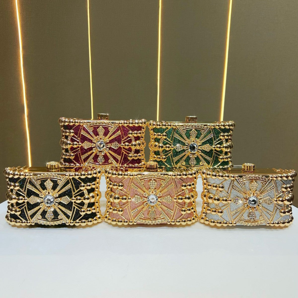 Elegant Vintage Rhinestone-Embellished Evening Clutch for Women, A Light Luxury Crystal Top-Handle Bag with Versatile Chain Crossbody Strap, Perfect for Banquets Weddings & Formal Events
