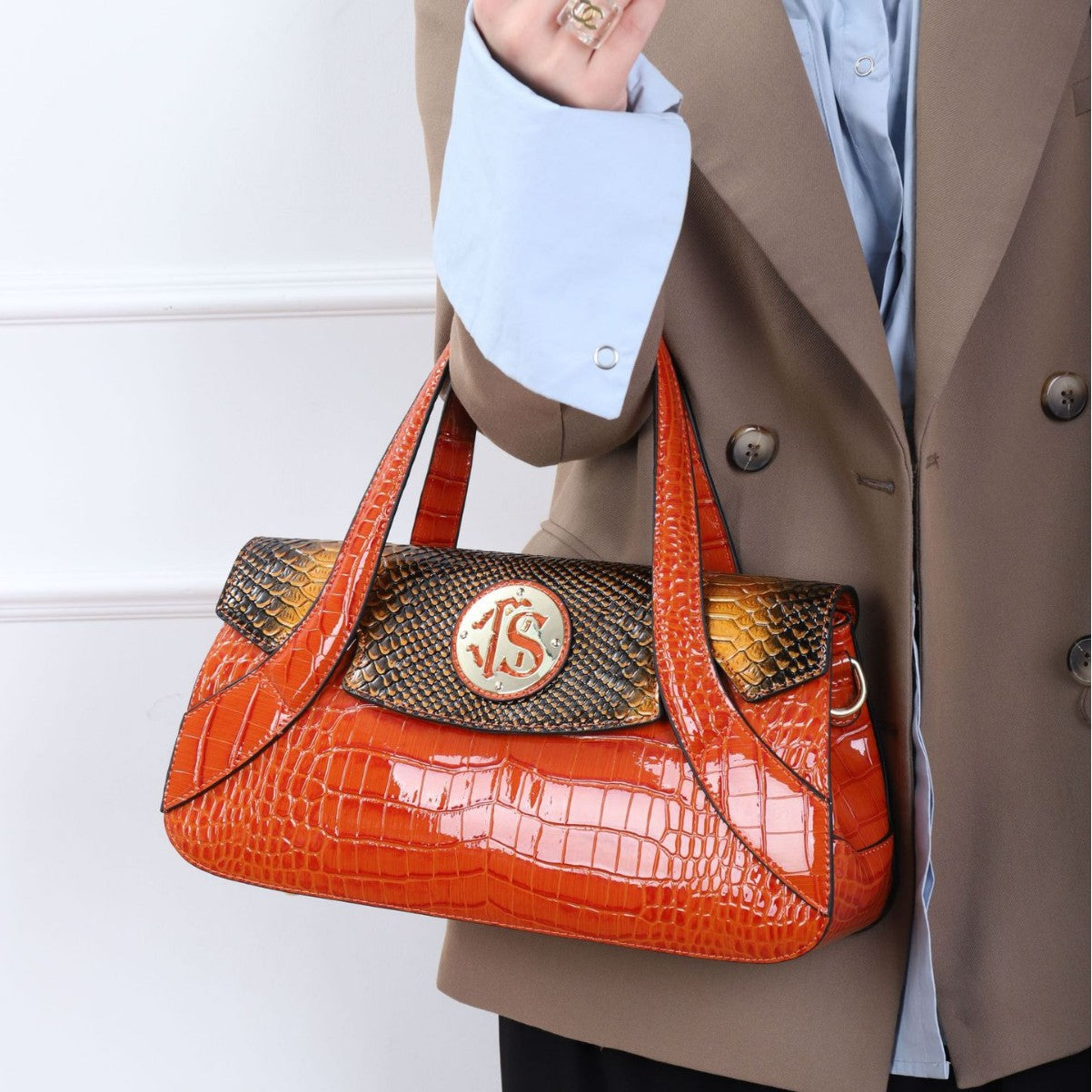 Patent Leather Snakeskin Embossed Tote Bag for Women Large Capacity Light Luxury Handbag, Glossy Finish Purse with Exotic Texture