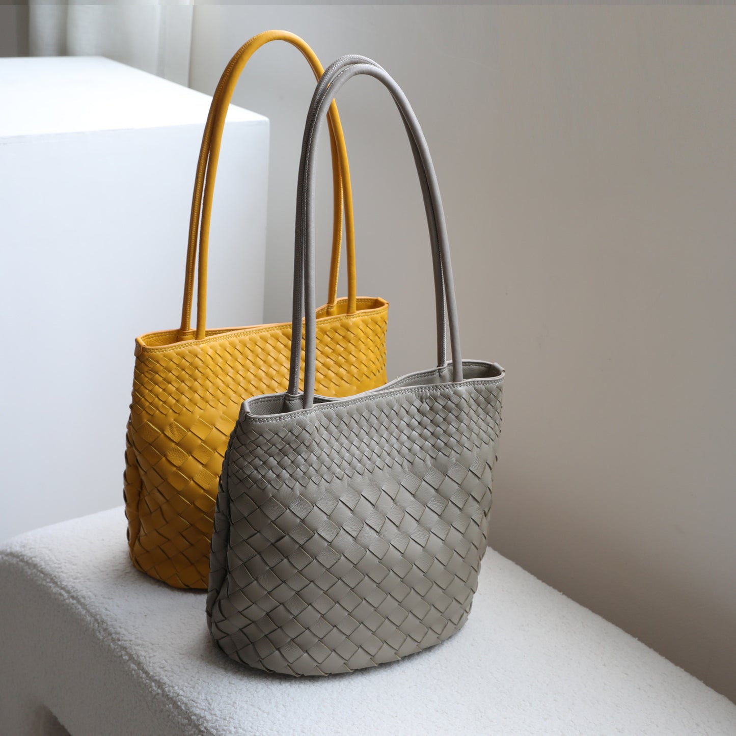 Sheepskin Woven Bucket Bag for Women Large Capacity Commuter Shoulder Handbag, Multi-Compartment Versatile Purse with Premium Artisan Texture