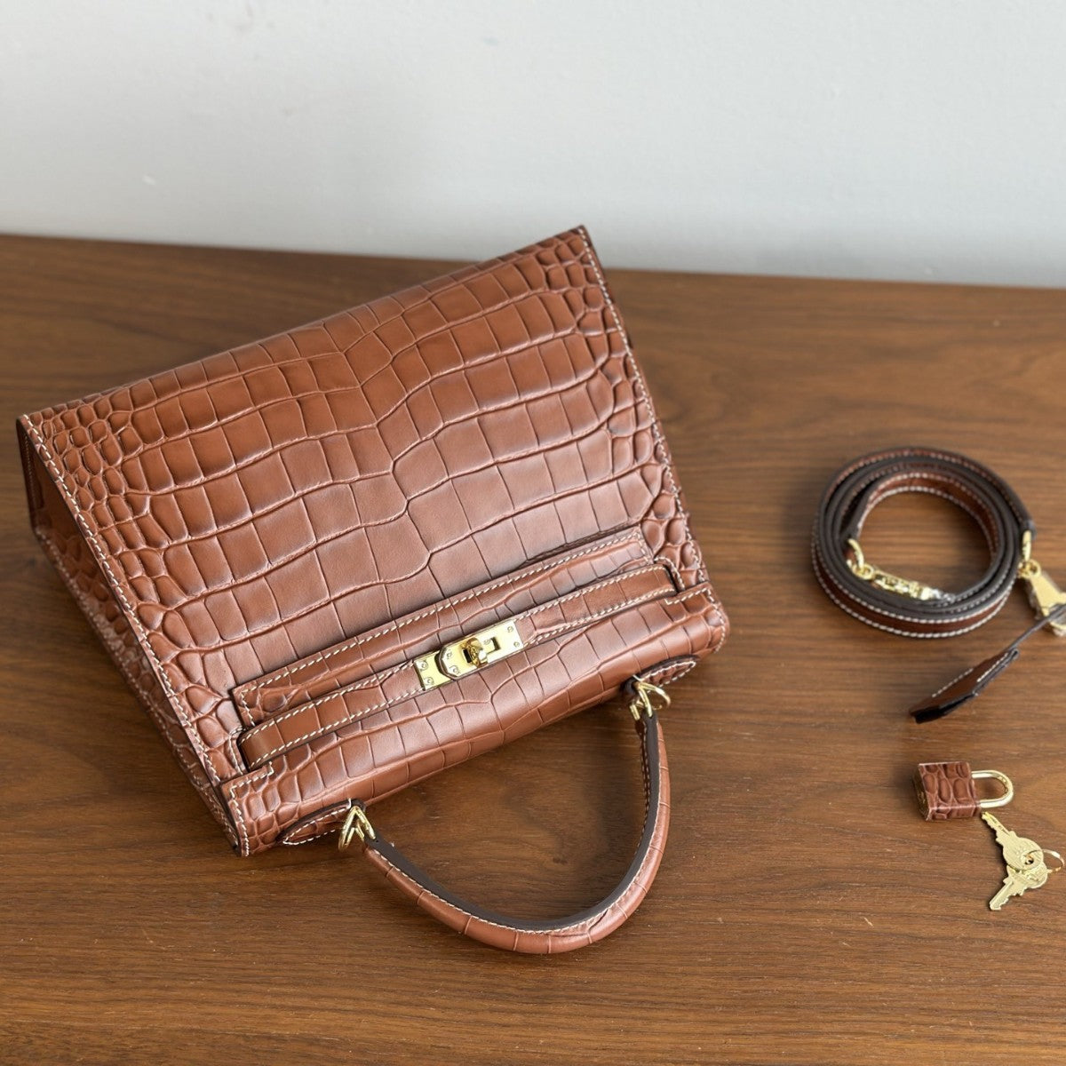 Genuine Top Layer Cowhide Crocodile-Embossed Kelly-Style Bag for Women, 2026 Bestseller External Stitching Shoulder Top Handle Purse, Premium Fashionable Handbag for Ladies