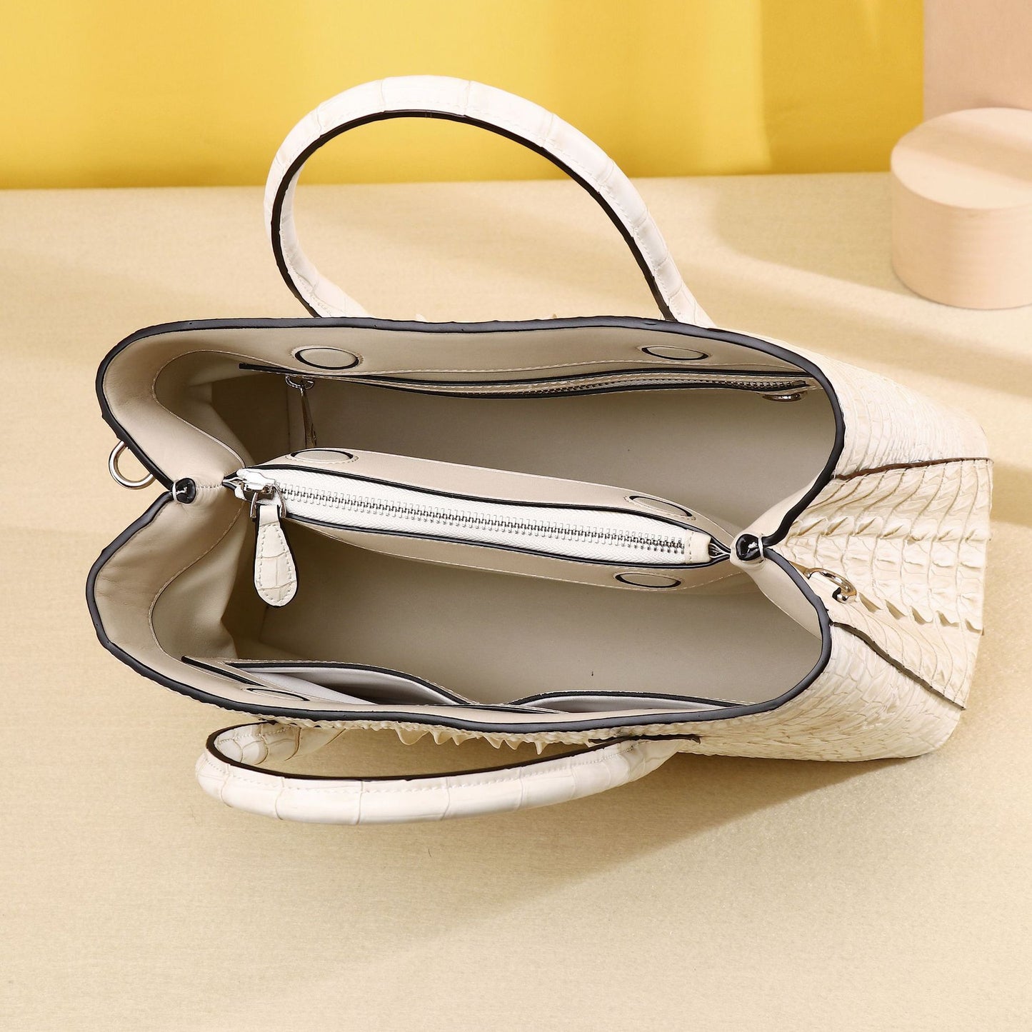 New Arrival Croc-Effect Large Capacity Garden Tote Bag for Women, A Versatile Top-Handle Handbag with Classic Design
