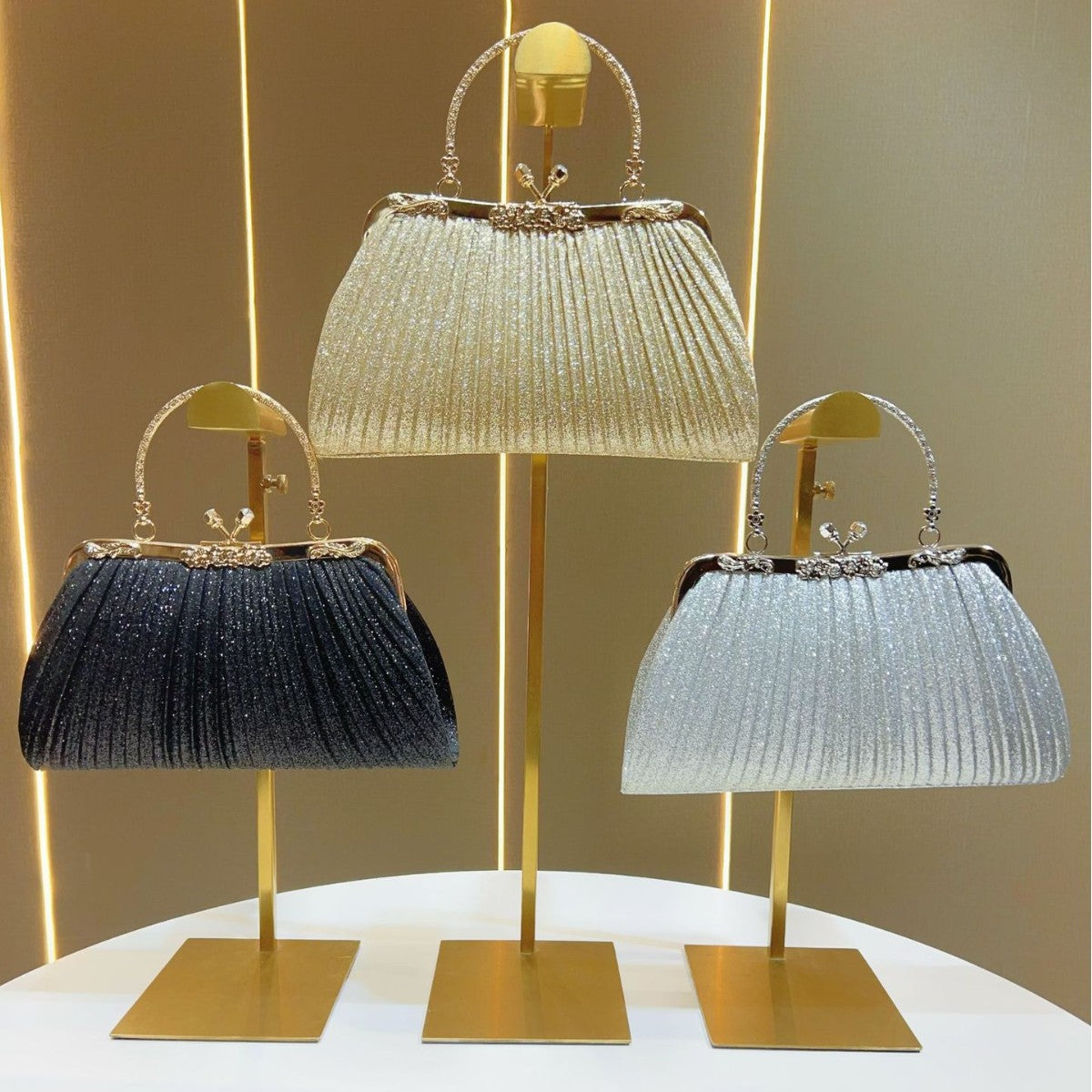 Elegant Pleated Banquet Bag for Women, A Luxurious Top-Handle Evening Handbag with Premium Sophisticated Design, Perfect for Special Occasions