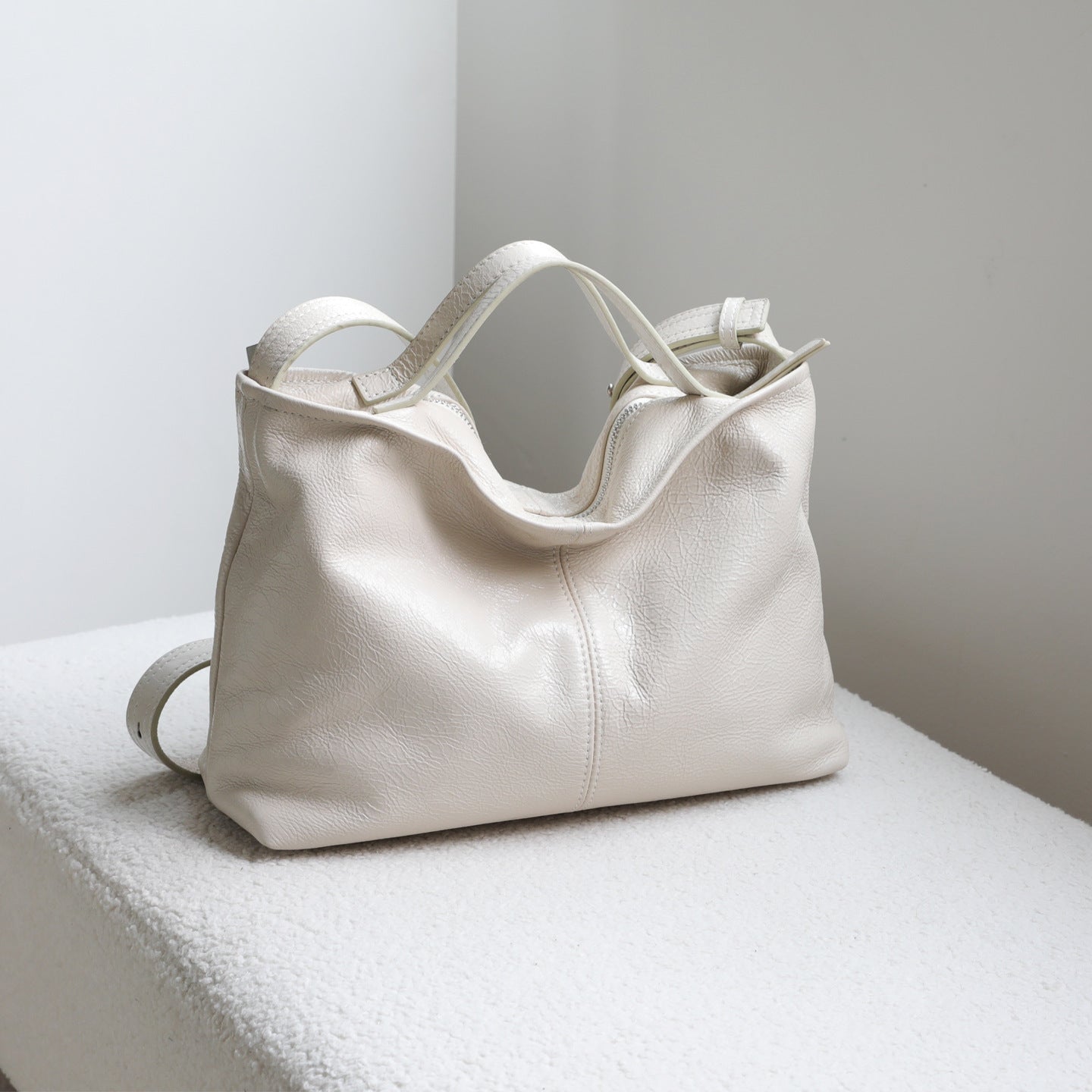 Top Layer Cowhide Tote Bag for Women Minimalist Large Capacity Shoulder Crossbody Handbag, Premium Genuine Leather Purse with Timeless Style