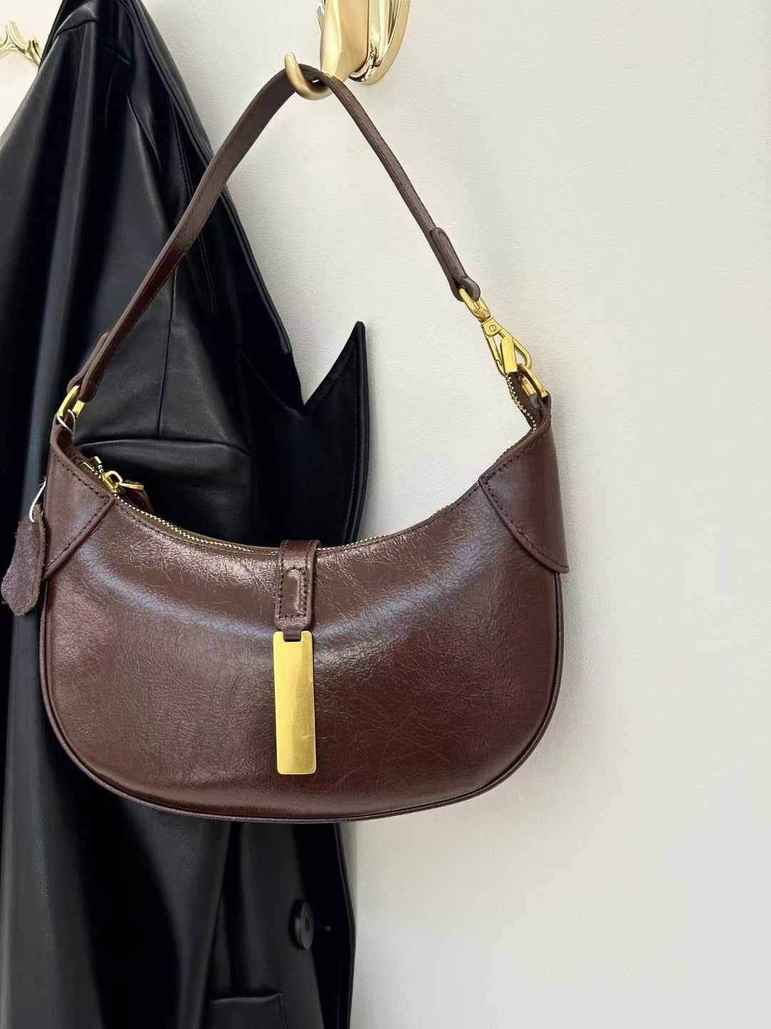 Genuine Leather Croissant Crescent Bag for Women, New Spring Summer Top Handle Underarm Purse, Niche Fashionable Dumpling Shoulder Bag for Ladies