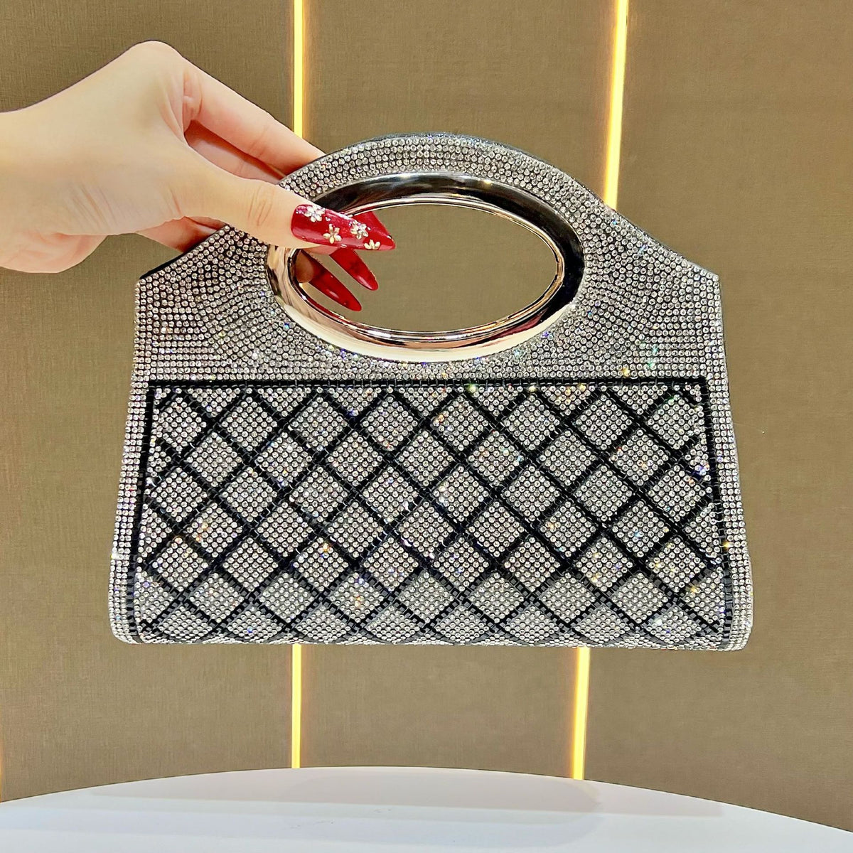 Dazzling Rhinestone Embellished Evening Clutch for Women, A Sparkly Top-Handle Banquet Bag Perfect for Cheongsam Formal Dresses Parties & Special Occasions