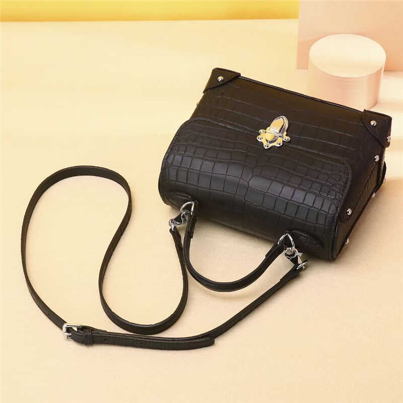 New Arrival Croc-Effect Genuine Leather Box Bag for Women, A Structured Doctor Shoulder Crossbody Handbag with Large Capacity & Fashionable Everyday Design