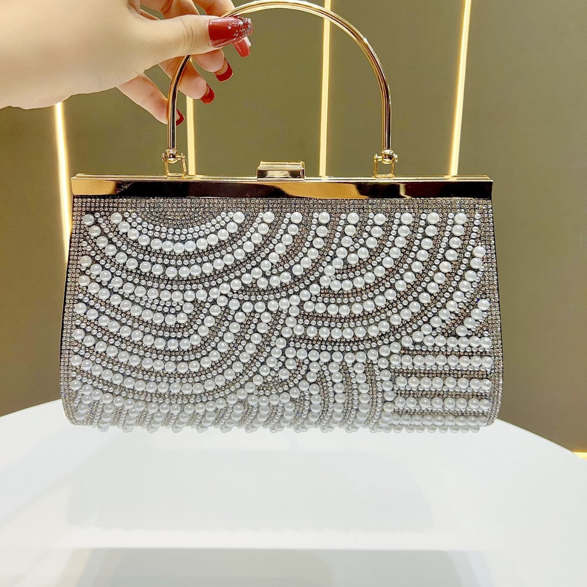 Elegant Chinese Style Pearl Chain Evening Bag for Women, A Premium Hot-Selling Crossbody Shoulder Handbag with Sophisticated Oriental Design, Perfect for Banquets Weddings & Formal Events