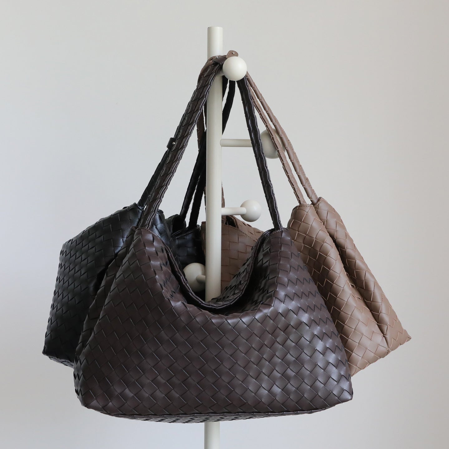 Korean Style Slouchy Woven Tote Bag for Women Large Capacity Vintage Shoulder Handbag, Niche Designer Purse with Natural Woven Texture