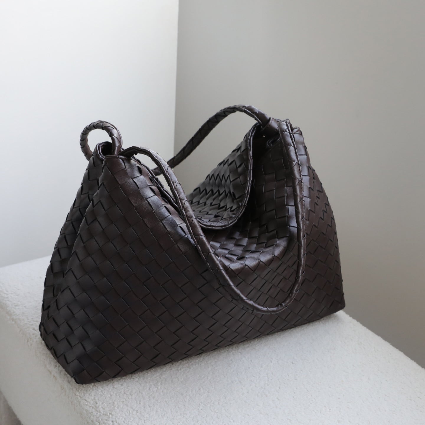 Korean Style Slouchy Woven Tote Bag for Women Large Capacity Vintage Shoulder Handbag, Niche Designer Purse with Natural Woven Texture
