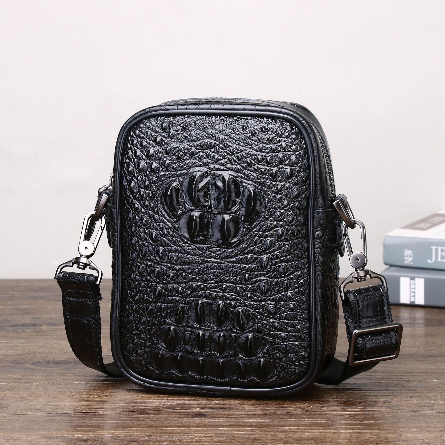 New Arrival Croc-Effect Small Crossbody Bag for Men, An Outdoor Fashionable Shoulder Sling Pack with Casual Design
