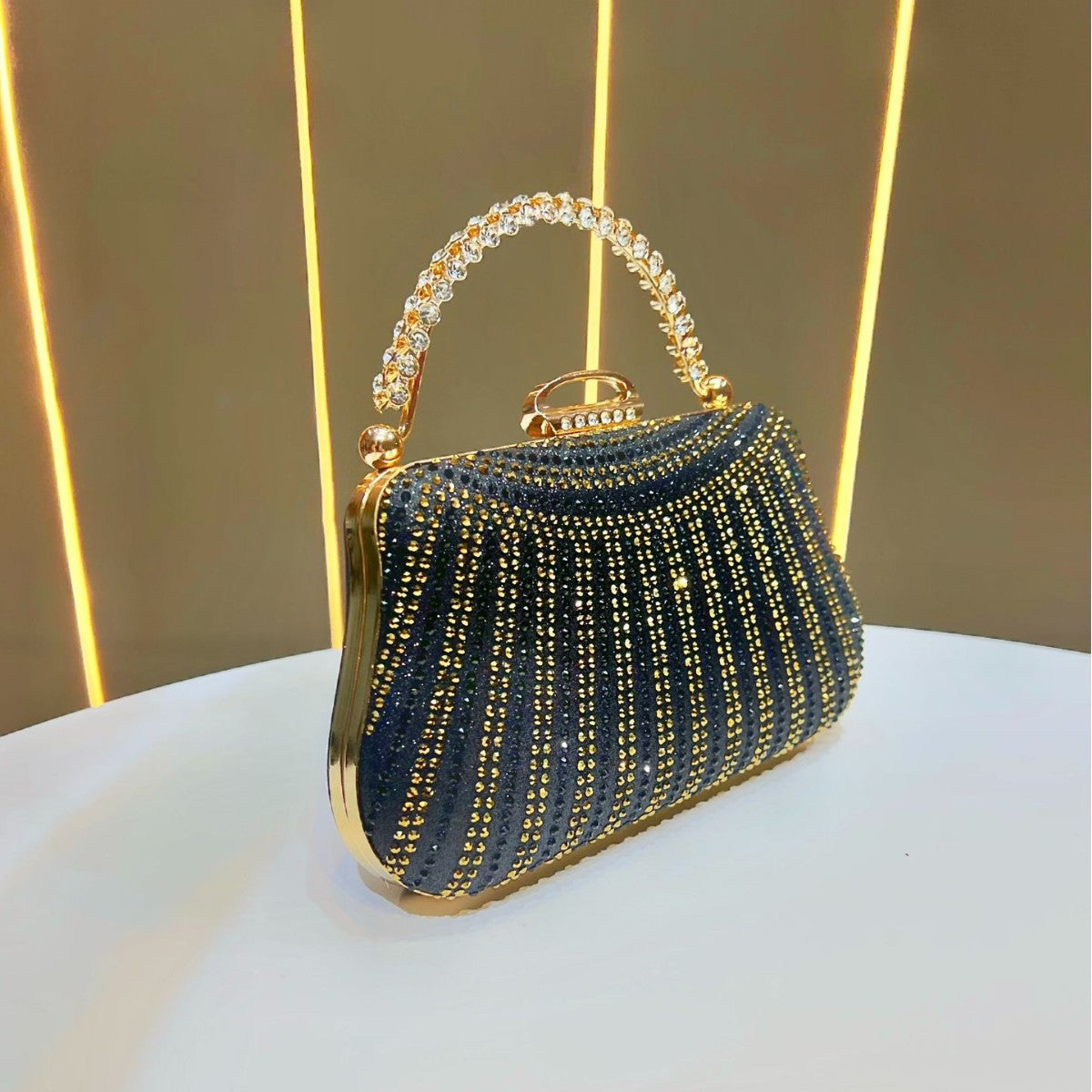 Dazzling Full Rhinestone Evening Clutch for Women, A Sparkly Crystal Banquet Bag Perfect for Cheongsam Wedding Gowns & Formal Dresses, Ins-Style Glamorous Purse