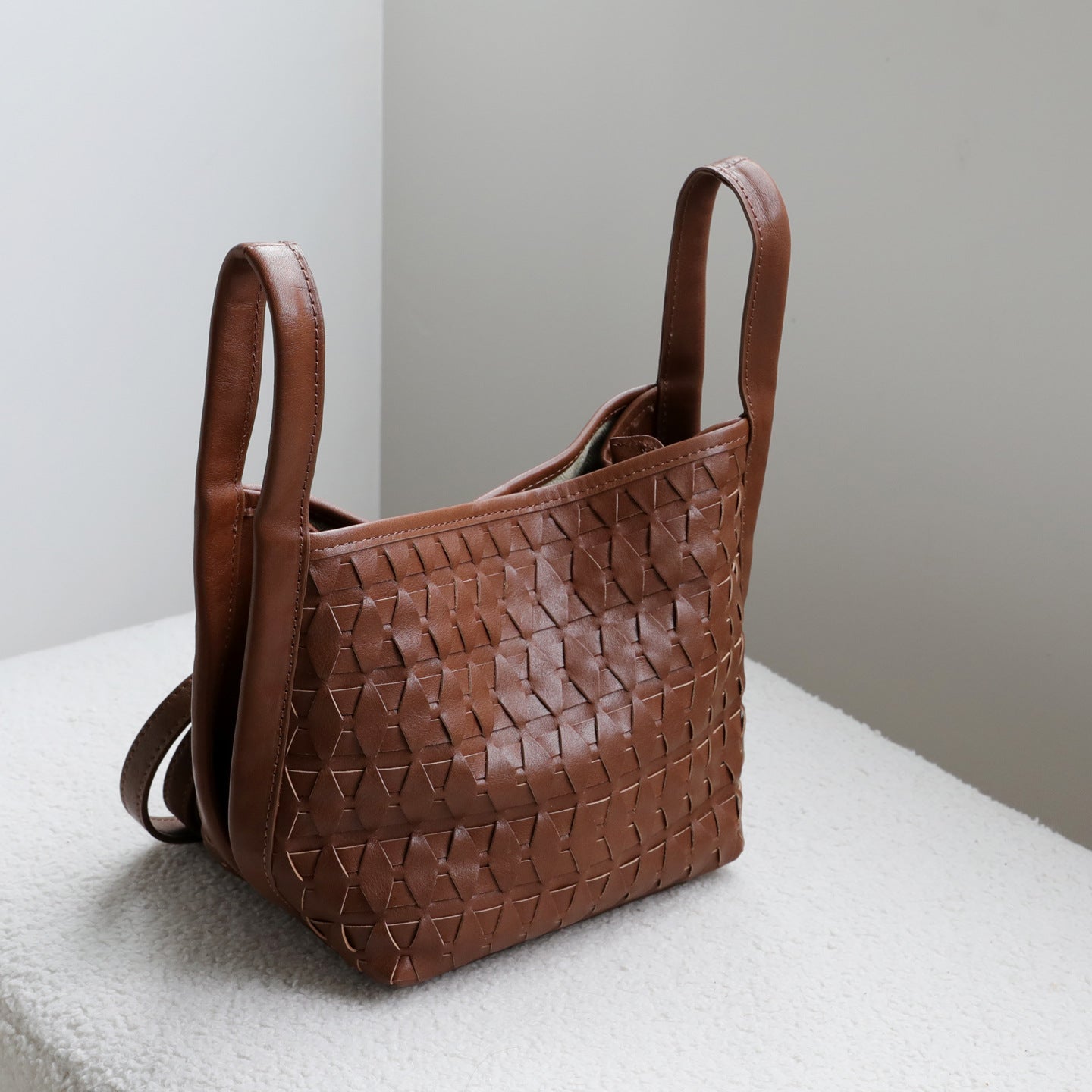 Vegetable-Tanned Cowhide Quilted Woven Bucket Bag for Women Korean Commuter Shoulder Crossbody Handbag, Premium Genuine Leather Purse with Artisan Texture