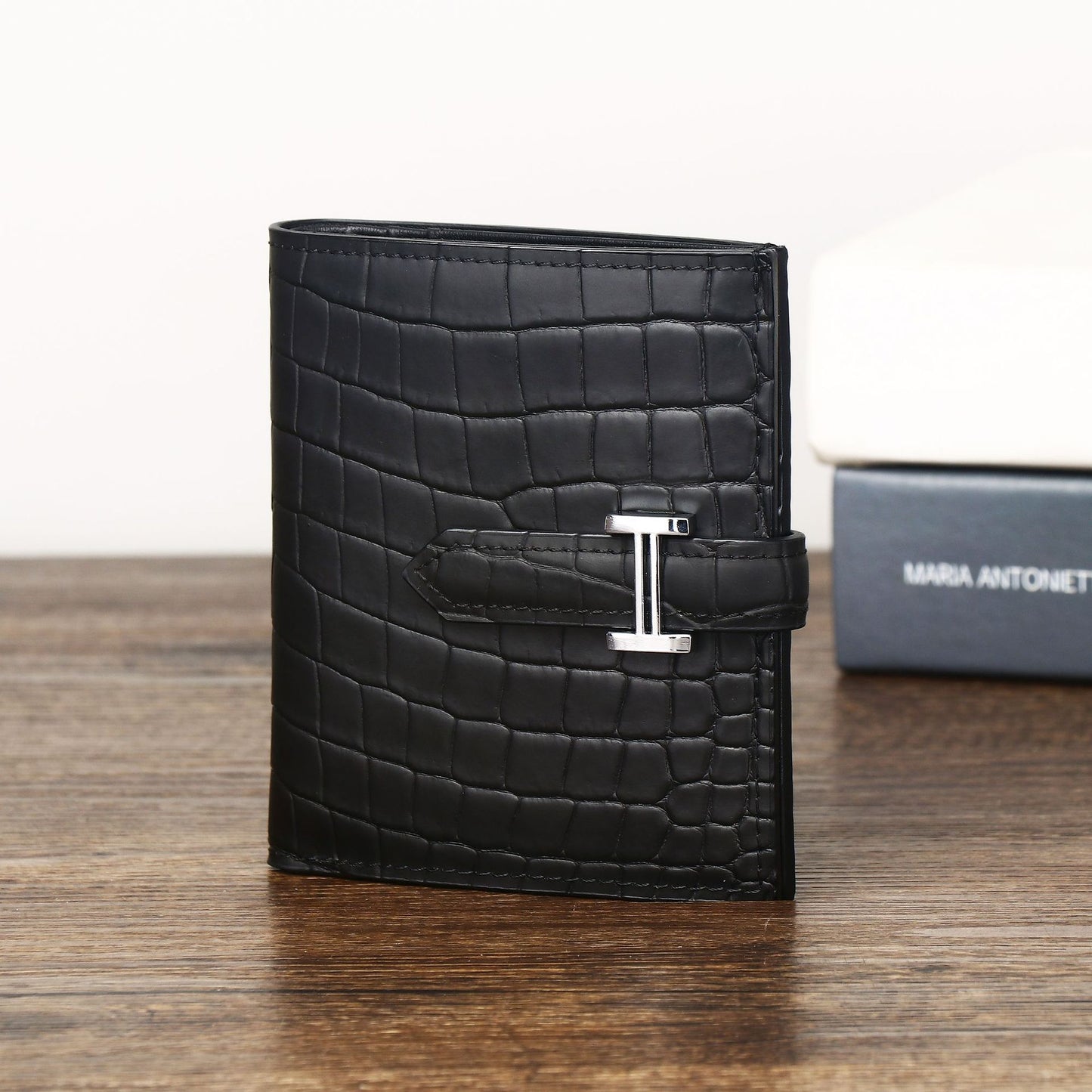 New Arrival Matte Croc-Effect Small Vertical Wallet for Men, A Multi-Card Bi-Fold Coin Purse with Fashionable Compact Design