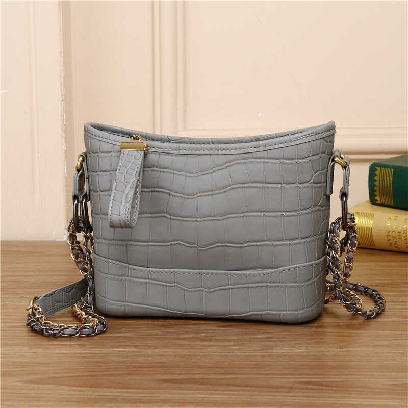 New Arrival Genuine Leather Croc-Effect Hobo Bag for Women, A Large Capacity Multi-Functional Chain Shoulder Crossbody Handbag with Premium Quality
