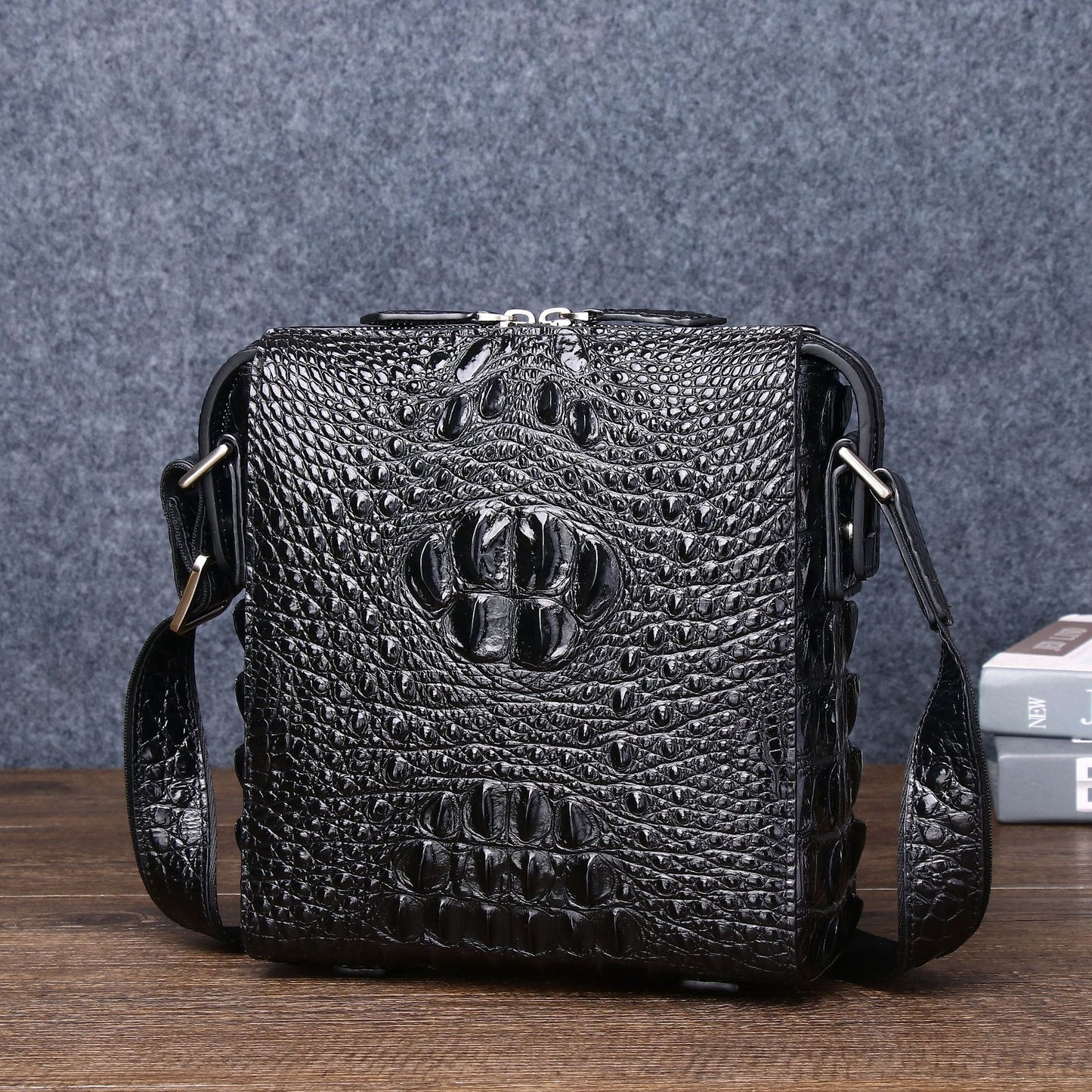 New Arrival Croc-Effect Business Shoulder Bag for Men, A Fashionable Crossbody Casual Bag with Trendy Outdoor Design