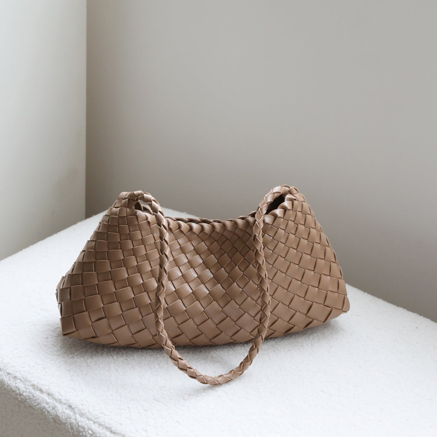 Handwoven Crescent Underarm Bag for Women Vintage Commuter Shoulder Handbag, Niche Versatile Purse with Artisan Texture