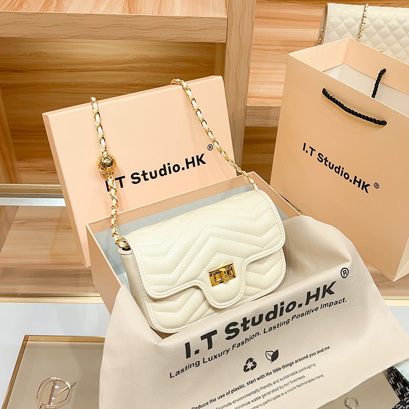 Genuine Leather Gold Ball Diamond Quilted Chain Bag for Women, New Small Square Shoulder Crossbody Purse, Trendy Fashionable Handbag for Ladies