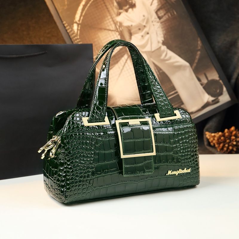 New Arrival Croc-Effect Genuine Leather Shoulder Crossbody Bag for Women, A Minimalist Elegant Design Perfect for Middle-Aged Moms