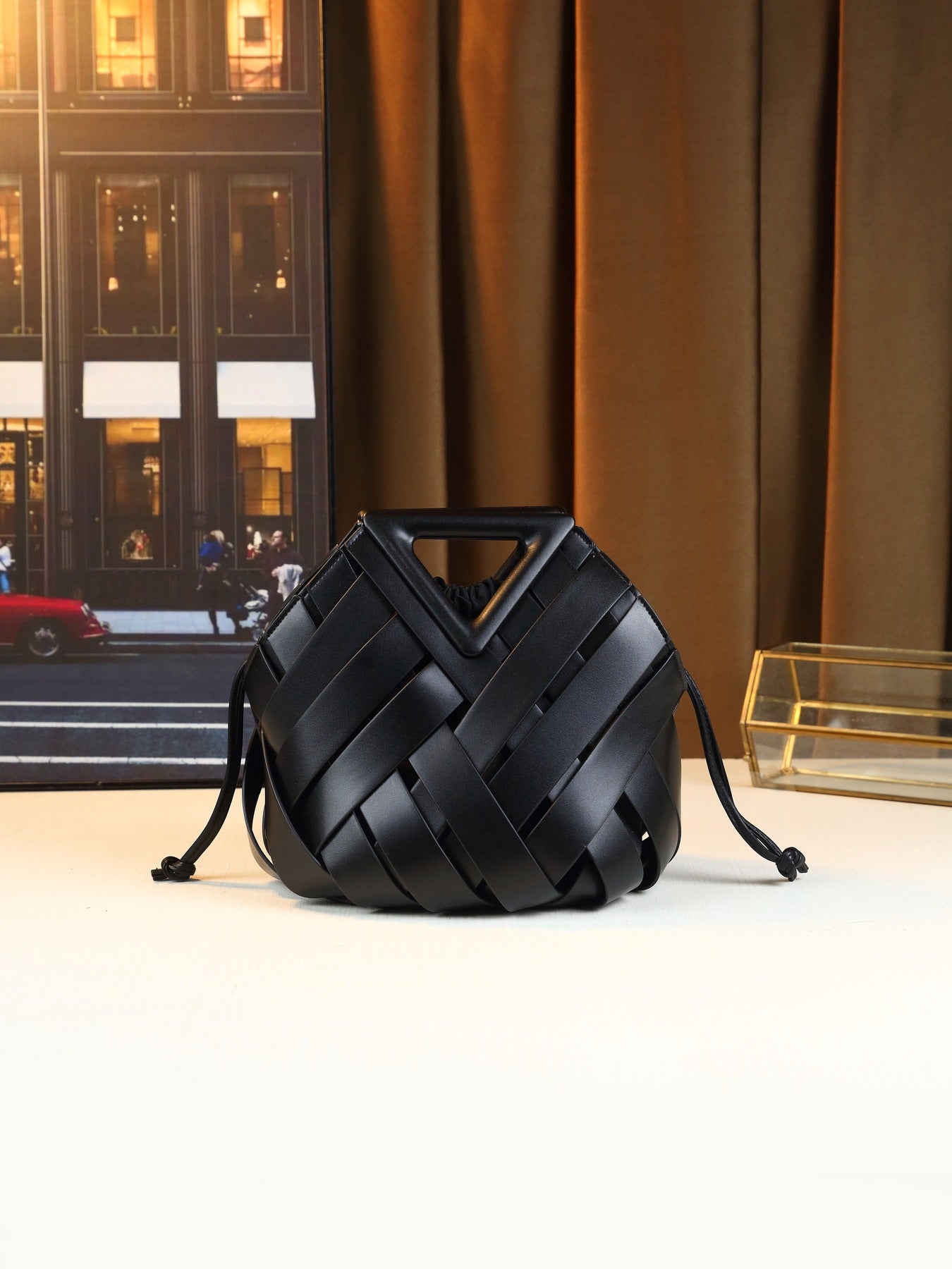 Woven Hollow Basket Bucket Bag for Women with Triangle Magnetic Buckle, Shoulder Crossbody Handbag with Detachable Sub-Bag