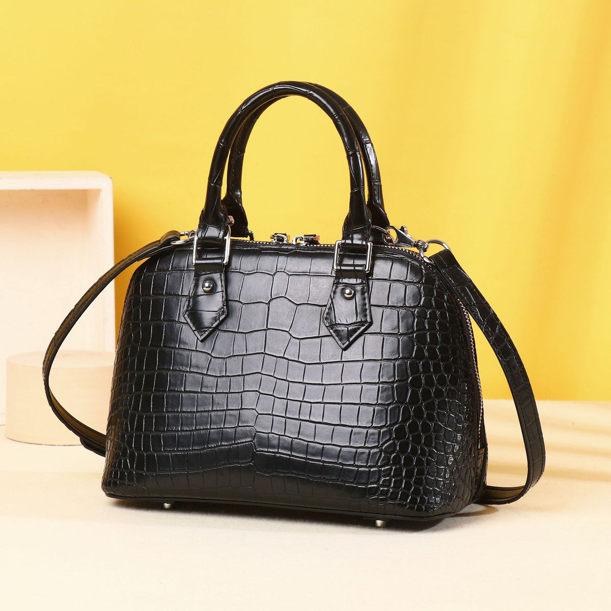 New Arrival Croc-Effect Shell Tote Bag for Women, A Trendy Shoulder Crossbody Commuter Handbag with Classic Croc-Pattern Design