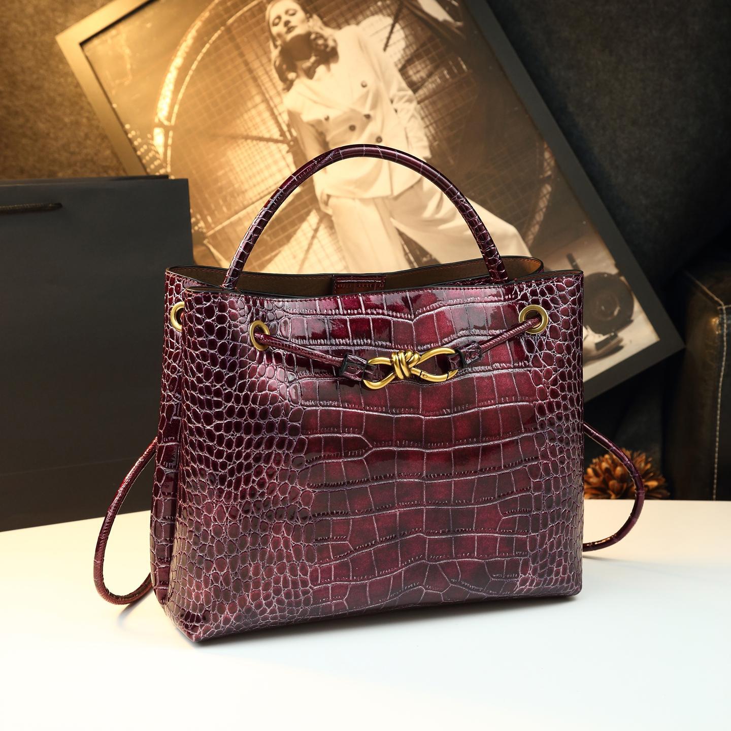 New Arrival Croc-Effect Genuine Leather Bag for Women, A Casual Shoulder Crossbody Top-Handle Handbag with Elegant Design, Perfect for Moms