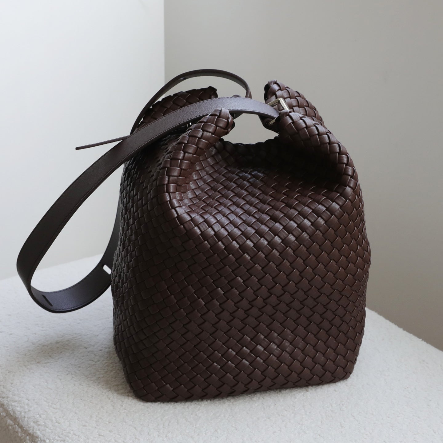Handwoven Relaxed Tote Bag for Women Niche Minimalist Commuter Shoulder Handbag, Large Capacity Purse with Artisan Texture
