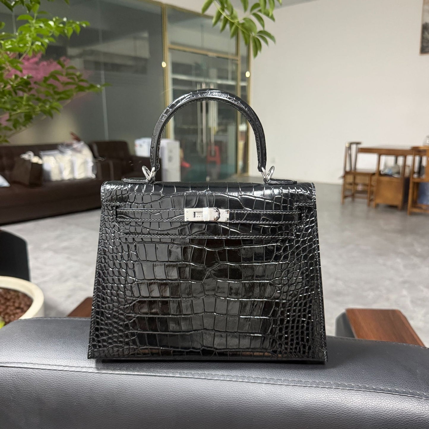 Premium 25cm Kelly-Inspired Fully Hand-Stitched Croc-Effect Leather Bag for Women, External Stitching Top-Layer Cowhide with Stainless Steel Hardware, Versatile Top-Handle Crossbody Handbag