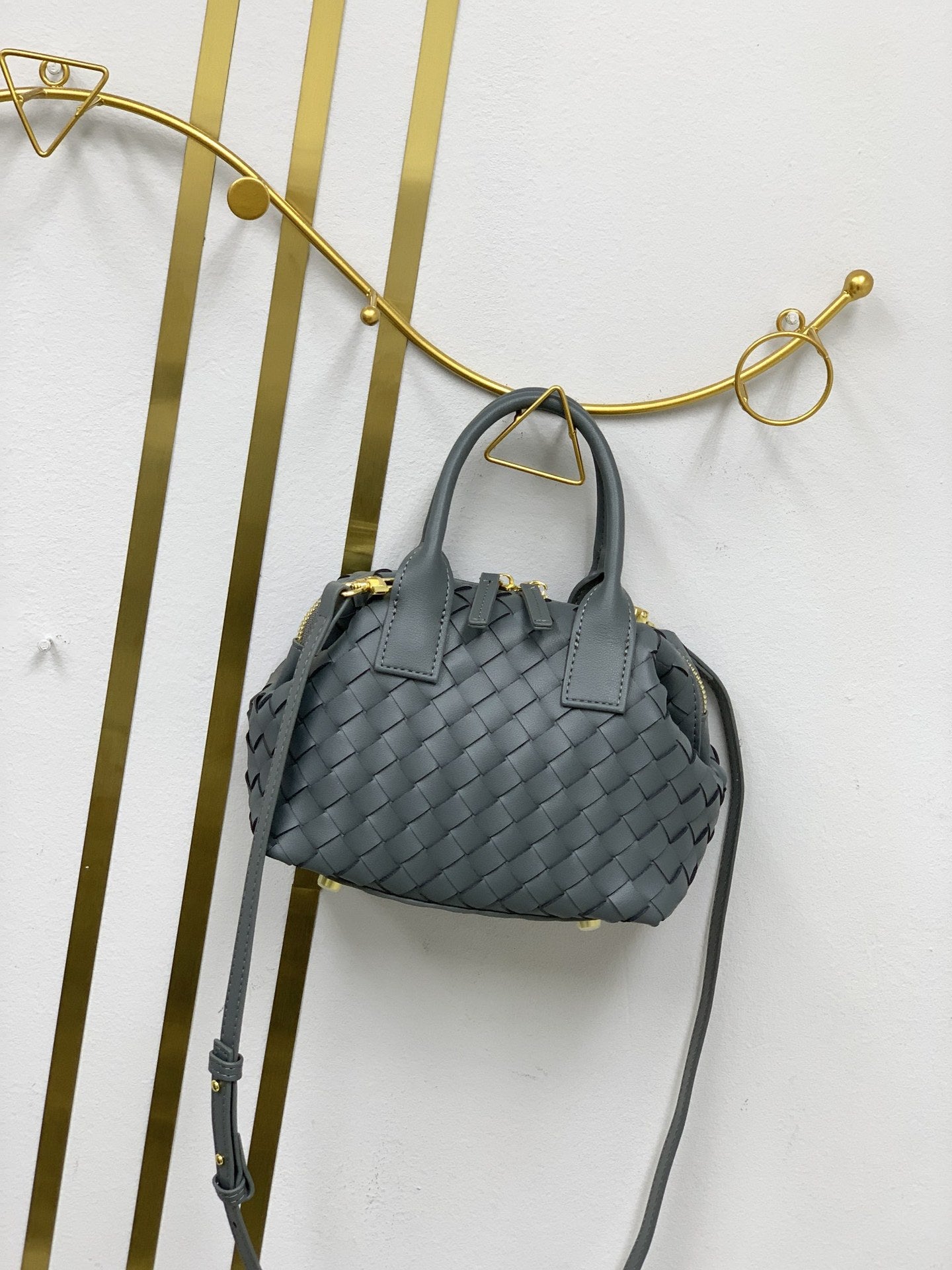 Genuine Leather Woven Boston Bag for Women, New Casual Shoulder Crossbody Top Handle Purse, Trendy Bowling Handbag for Ladies
