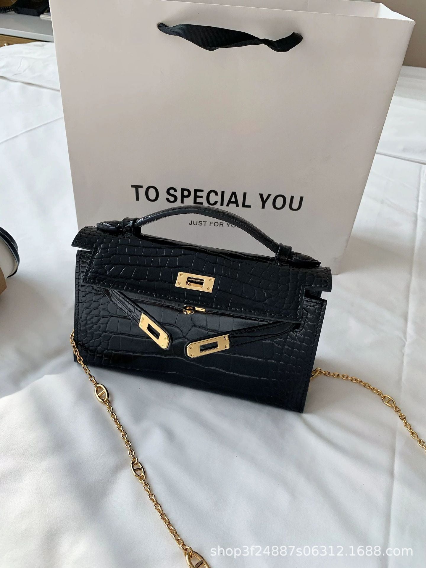 New Spring/Summer Kelly-Inspired Croc-Effect Genuine Leather Mini Bag for Women, A Versatile Chain Shoulder Top-Handle Handbag Perfect for Everyday Style