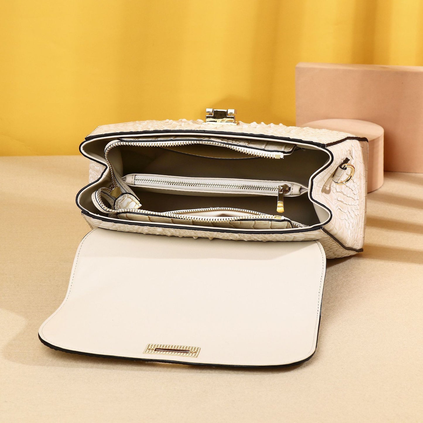 New Arrival Croc-Effect Square Bag for Women, A Fashionable Unique Large Capacity Shoulder Crossbody Top-Handle Handbag with Versatile Design