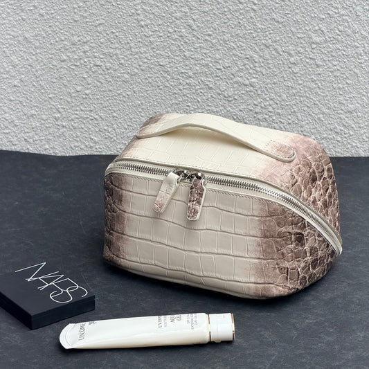 New Arrival Croc-Effect Genuine Leather Makeup Bag for Women, A Premium Top-Layer Cowhide Portable Toiletry Pouch with Handheld Top-Handle Design
