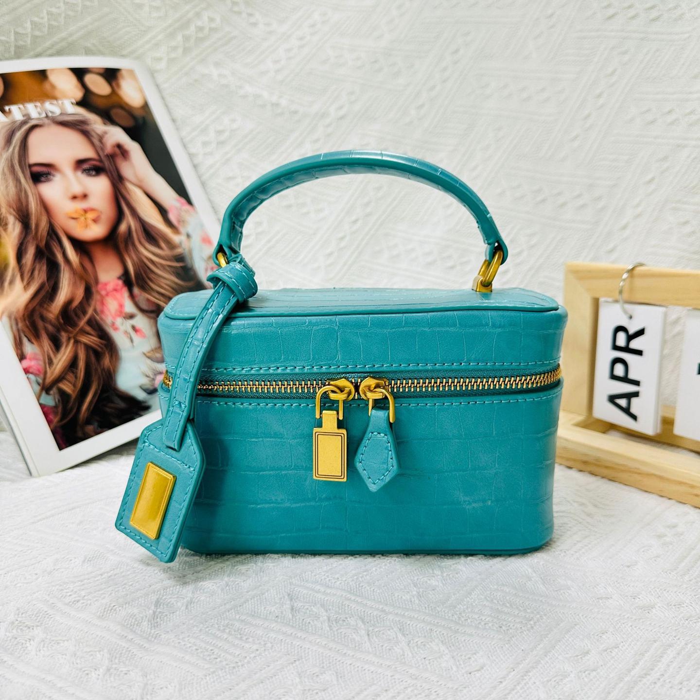 New Arrival Croc-Effect Genuine Leather Bento Box Bag for Women, A Versatile Small Shoulder Crossbody Top-Handle Handbag with Fashionable Design