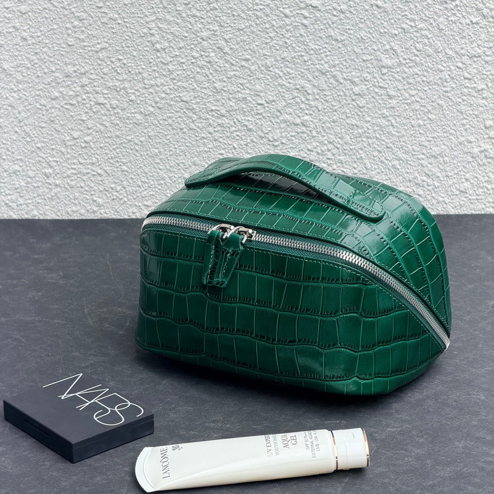 New Arrival Croc-Effect Genuine Leather Makeup Bag for Women, A Premium Top-Layer Cowhide Portable Toiletry Pouch with Handheld Top-Handle Design