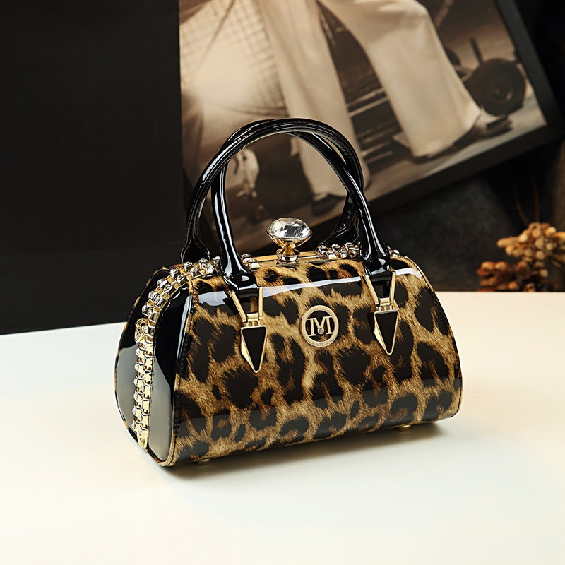 Genuine Leather Niche Mini Bag for Women Shoulder Crossbody Handbag, Premium Fashion Purse with Designer-Inspired Style