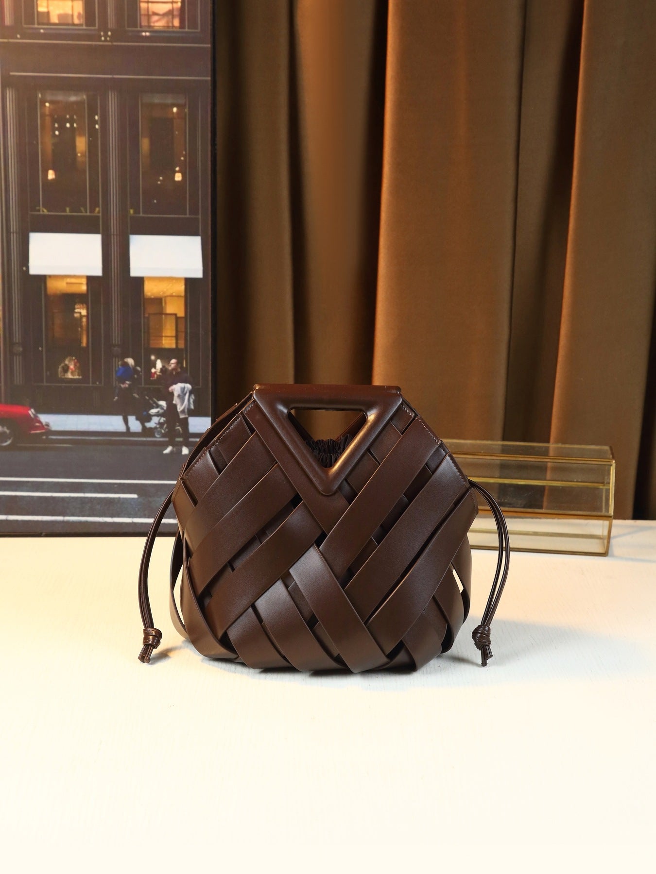 Woven Hollow Basket Bucket Bag for Women with Triangle Magnetic Buckle, Shoulder Crossbody Handbag with Detachable Sub-Bag