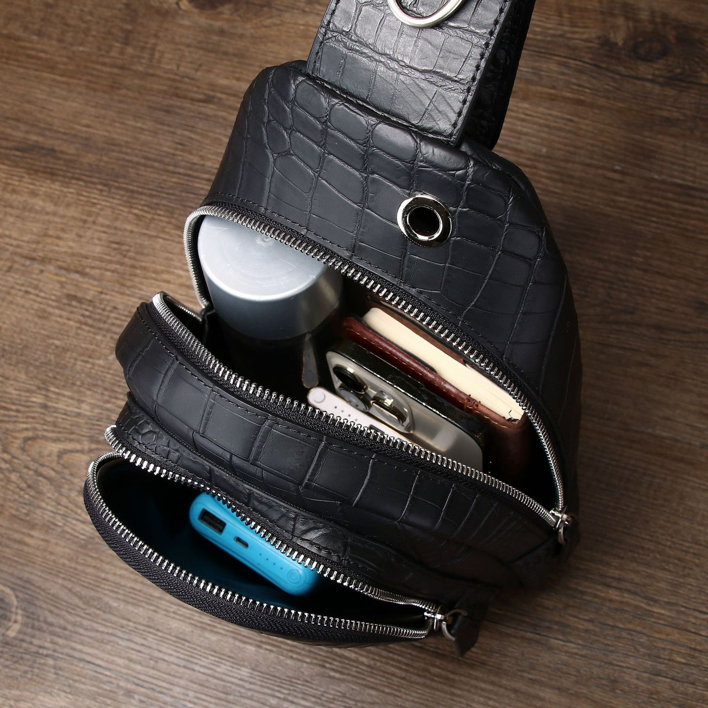 New Arrival Matte Croc-Effect Chest Bag for Men, A Stylish Outdoor Crossbody Front Pack with Classic Trendy Design