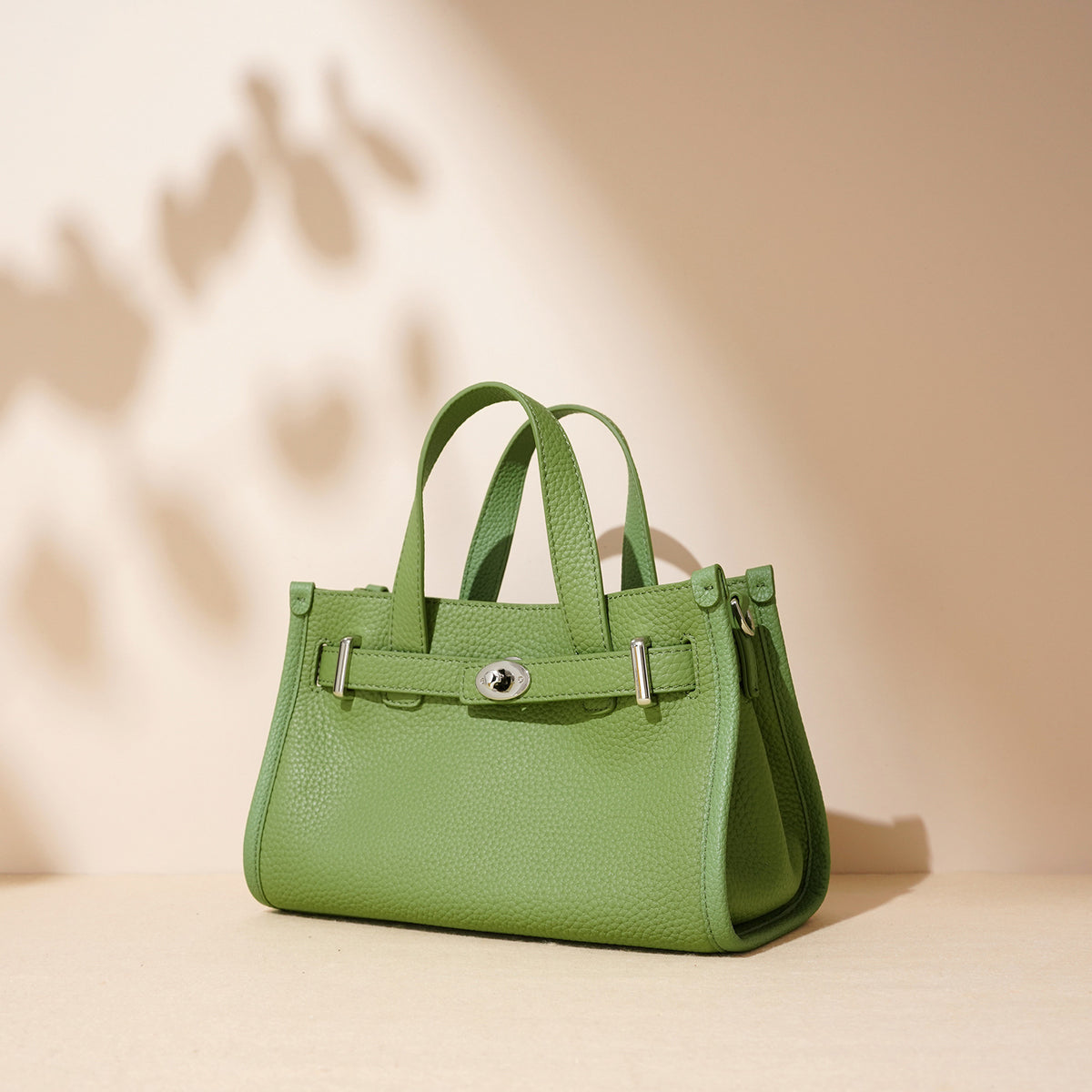 Chic Designer-Inspired Tote Bag for Women, Premium Fall/Winter Top-Handle Handbag with Classic Turn-Lock Silhouette, Versatile Shoulder Crossbody Purse for Everyday Elegance