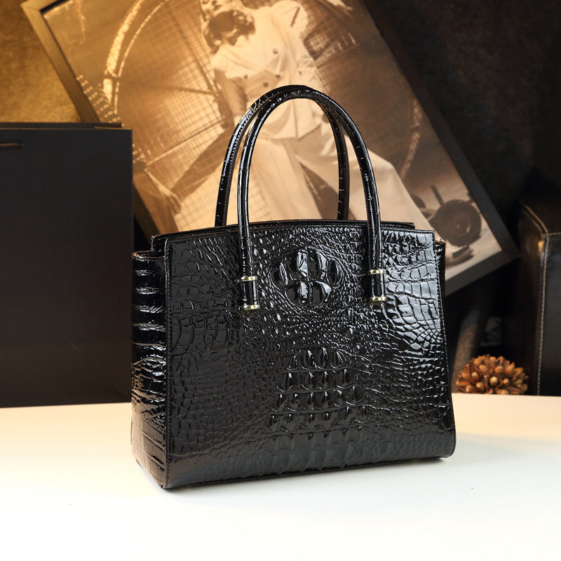 New Arrival Croc-Effect Large Capacity Tote Bag for Women, A Shoulder Top-Handle Handbag with Versatile Design, Perfect for Middle-Aged Moms