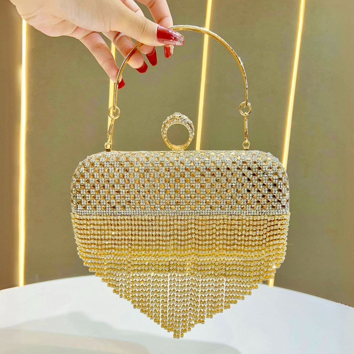Dazzling Full Rhinestone-Studded Evening Clutch for Women, A Sparkly Crystal Tassel Banquet Bag Perfectly Designed for Wedding Gowns Bridal Dresses & Formal Events