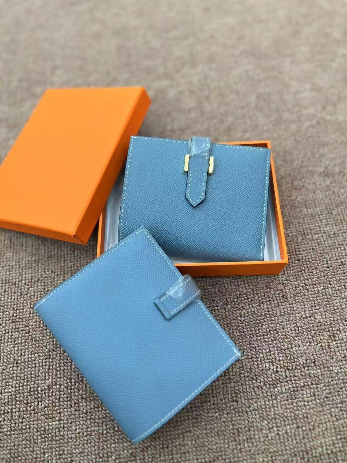 Genuine Leather Wallet for Men, Hermès-Inspired Epsom Leather Bifold Money Clip Wallet with Snap Closure, RFID Blocking Card Holder with 12 Card Slots and 2 Cash Compartments, Large Capacity Business Wallet