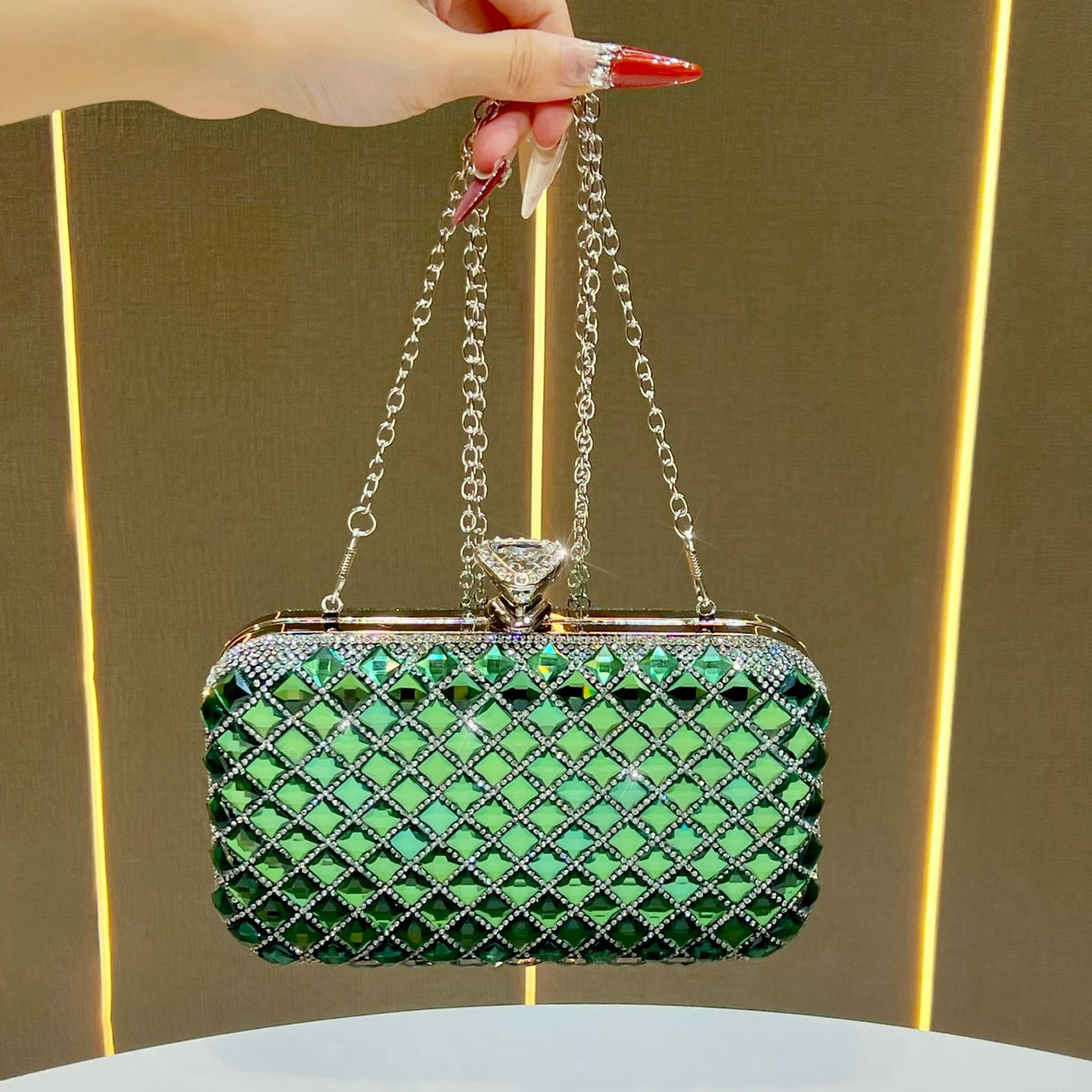 Dazzling Rhinestone-Embellished Evening Clutch for Women, A Sparkly Crossbody Bag with Elegant Design, Perfect for Formal Dresses Parties Weddings & Banquets