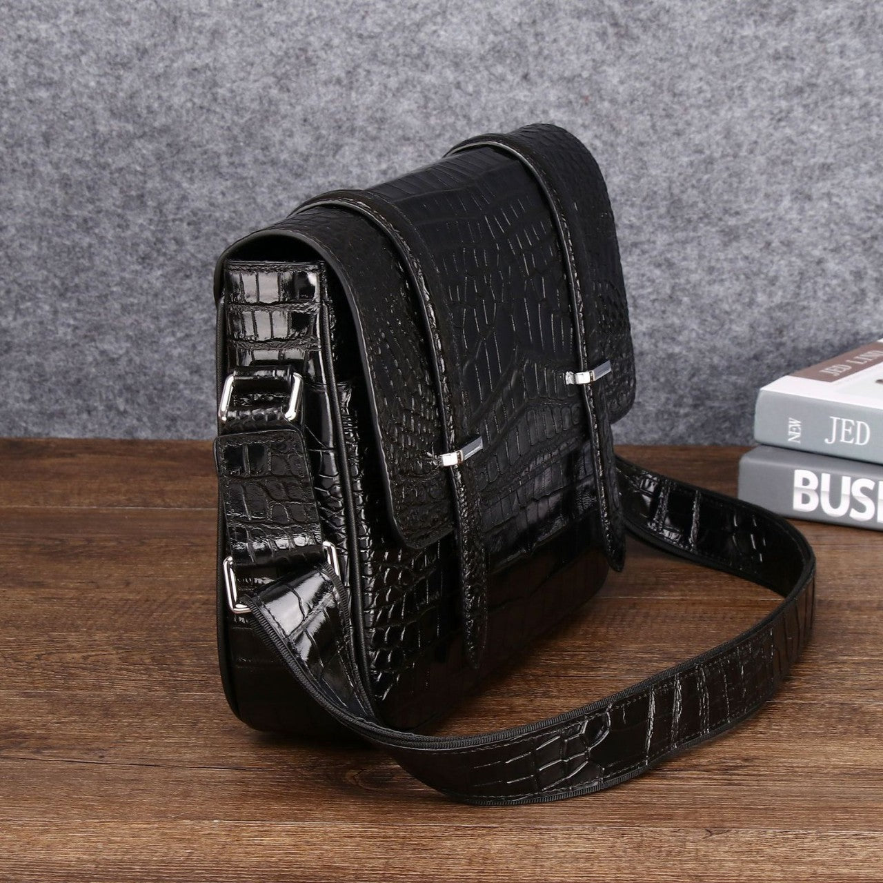 New Arrival Croc-Effect Genuine Cowhide Cambridge Satchel for Men, A Casual Business Shoulder Crossbody Bag with Versatile Commuter Design