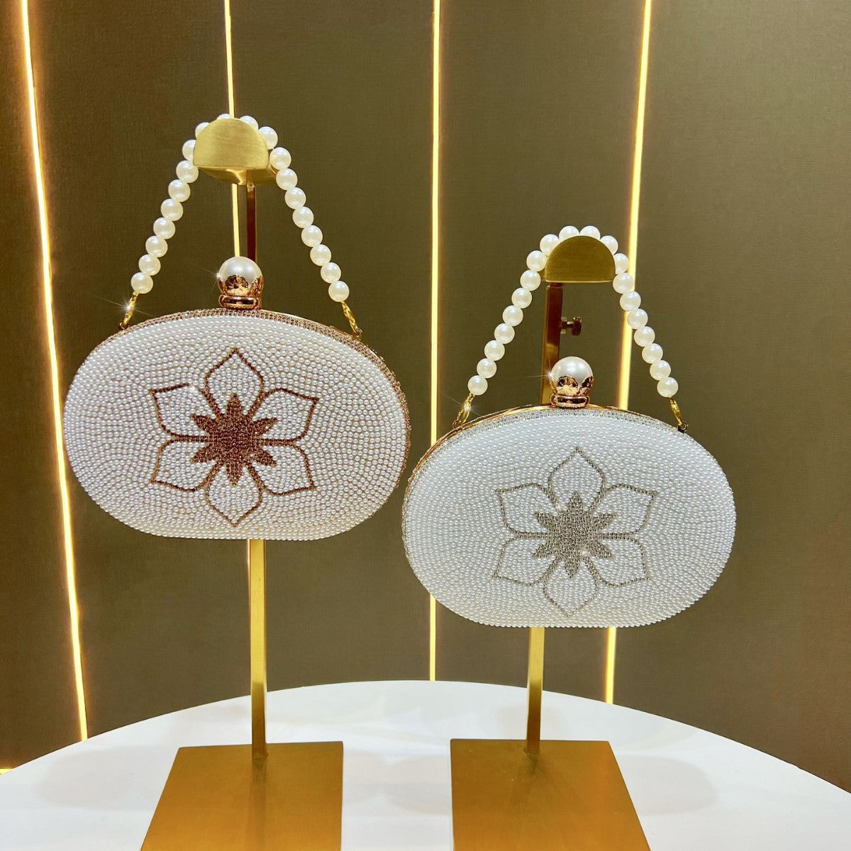 Elegant Pearl-Embellished Evening Clutch for Women, A Premium Bridal Handbag with Sophisticated Design, Perfect for Bride Bridesmaid Wedding, Cheongsam & Formal Gowns